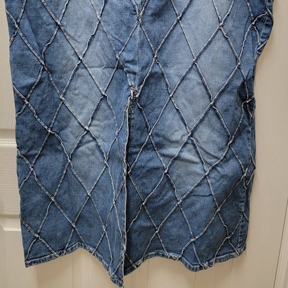 The Blue Denim Skirt 20 - Picture 4 of 4